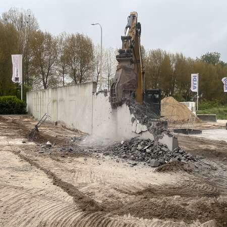 Afbraak Betonnen Keermuur